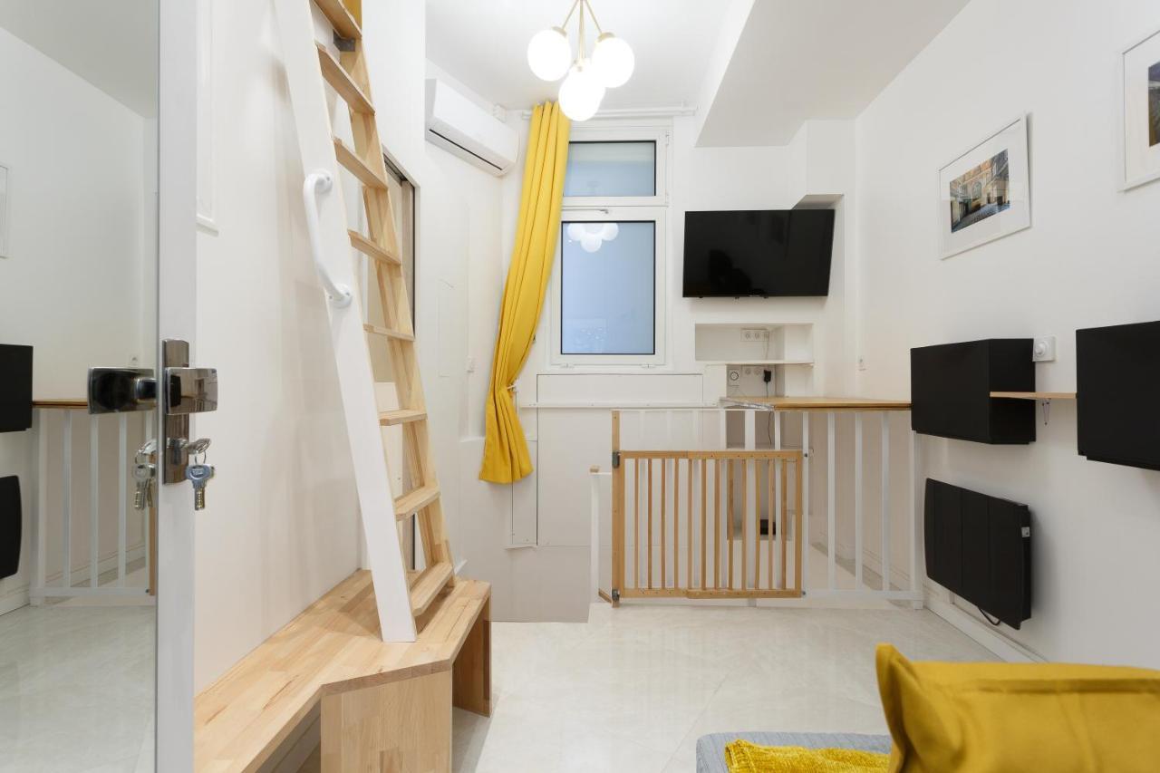 Bed & Breakfast Petits Champs 4*