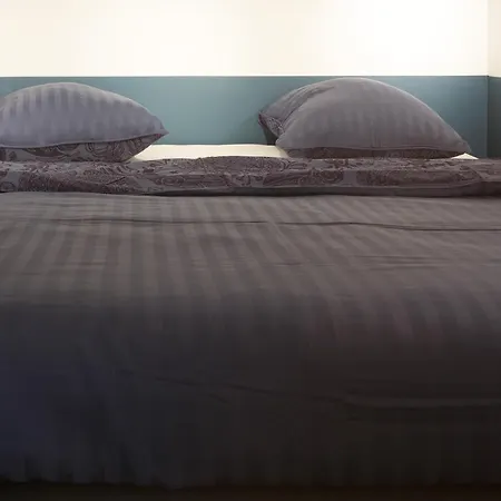 Petits Champs Bed & Breakfast Parigi